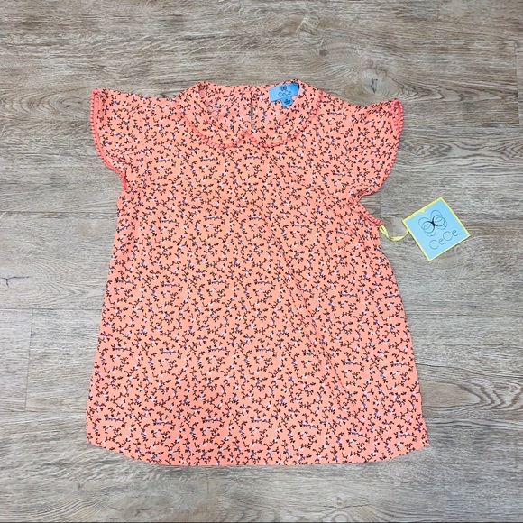 NWT CeCe | Collared Flutter Sleeve Floral Top - Picture 3 of 9